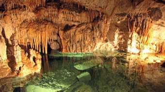 Wnętrze pięknej jaskini Demianowska - Słowacja